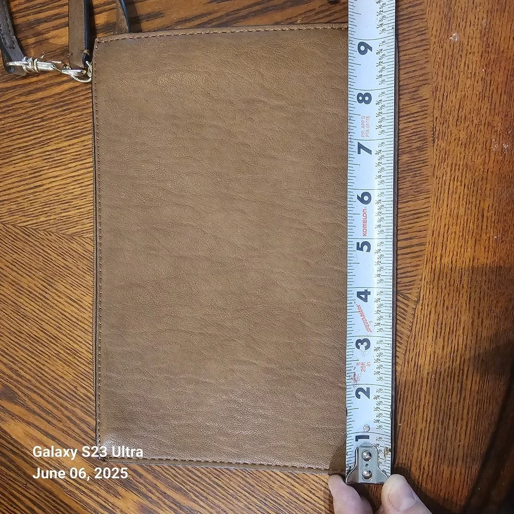 Calvin Klein Brown Faux‎ Leather Zip Wristlet Clutch Wallet Clip On Bag